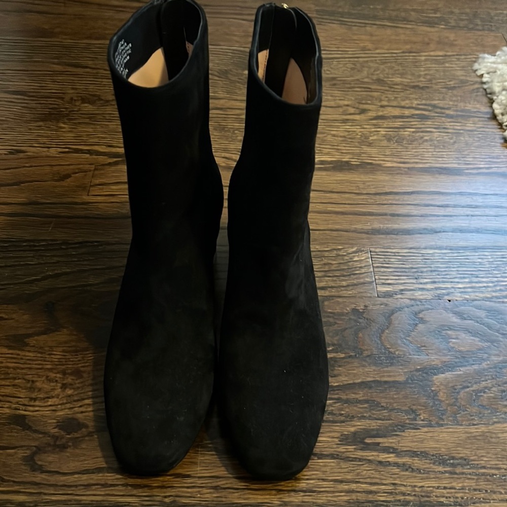 Suede boots